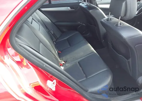 2012 Mercedes-Benz C 250 Luxury/Sport из США, поврежденный, VIN WDDGF4HB5CR217365